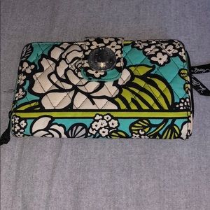 Vera Bradley Multifunctional Wallet